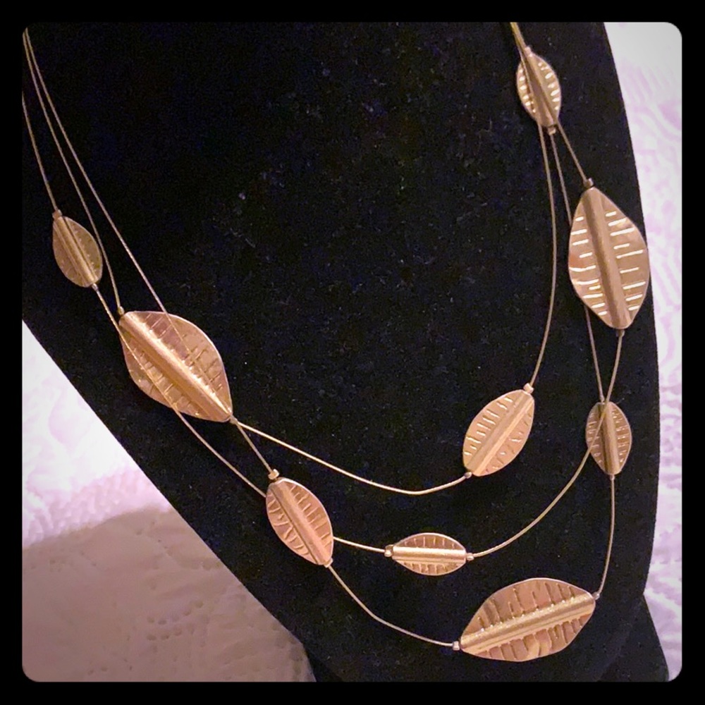 Vintage necklace gold tone